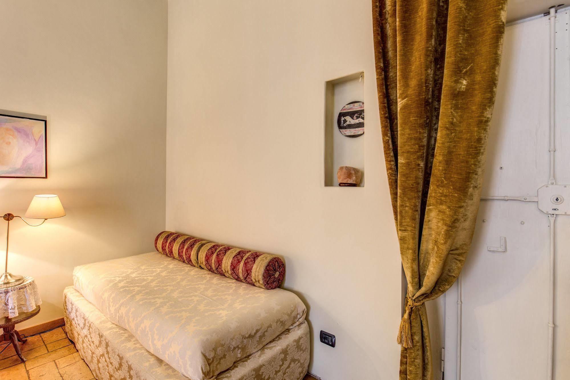 La Casa Del Capitano Pensión Roma